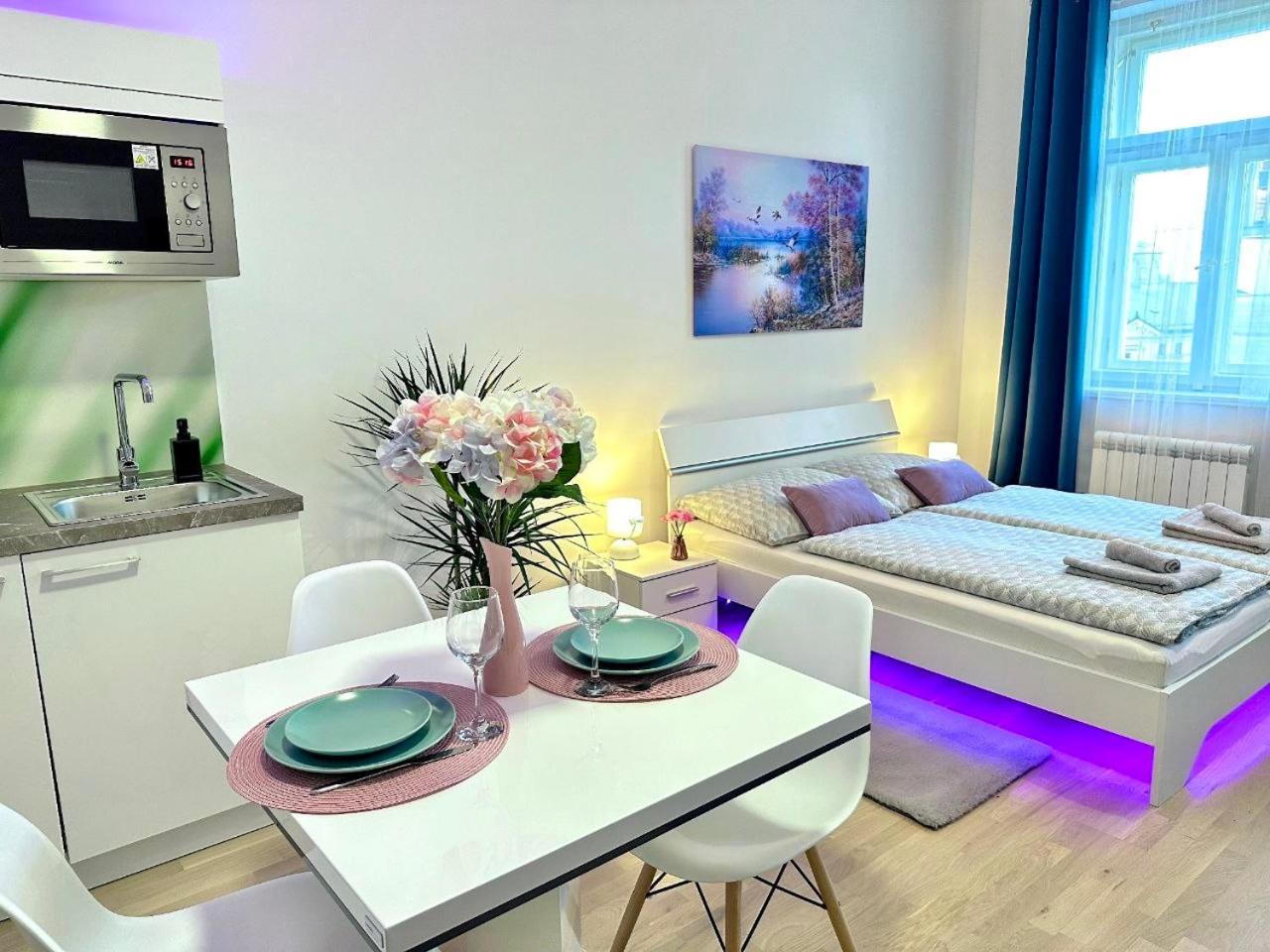 Romantic Apartment In The Center Of Prague Exterior photo